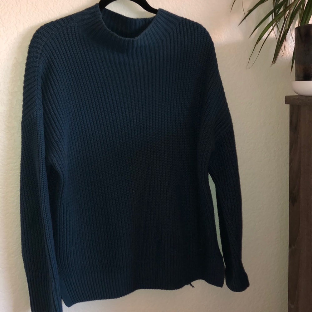 ❄️max studio sweater